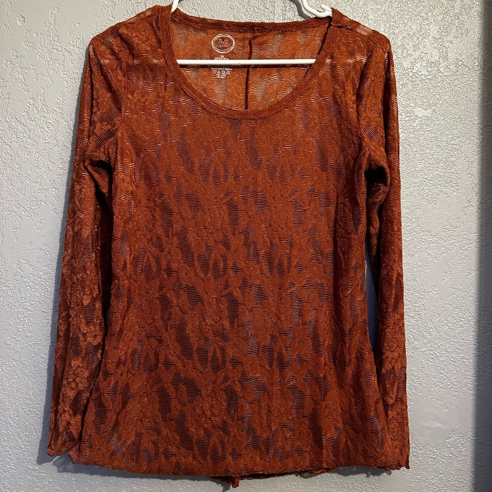 Long sleeve lace shirt